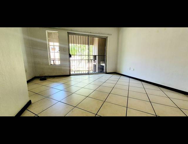 2 BEDROOM APARTMENT FOR SALE IN WILGEHEUWEL